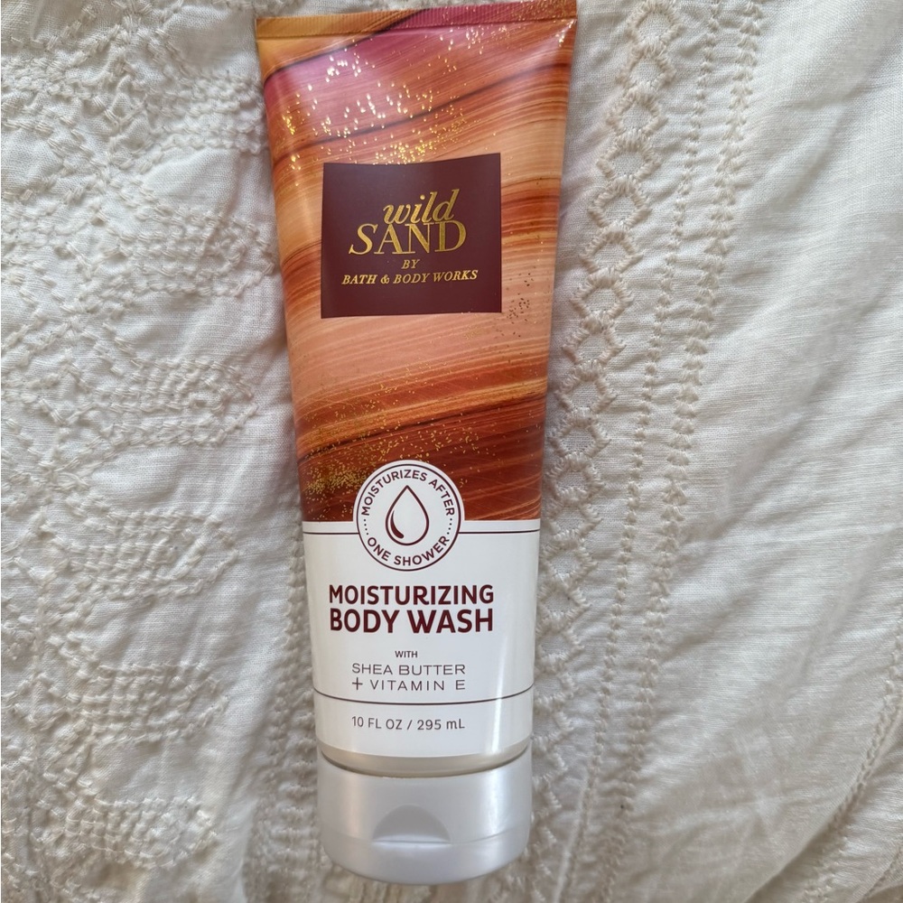 Bath & Body Works Wild Sand Moisturizing Body Wash